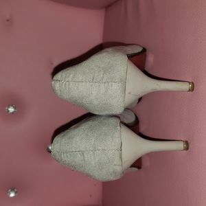 Pre-owned shoes